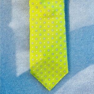 SOLD 
DAVID DONAHUE Green Silk Tie with Blue and Purple Pattern